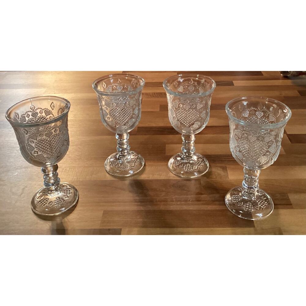 1978 Set of 4 Avon Fostoria Hearts & Diamonds Glass Goblets 7”